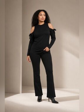 🖤 NWT Topshop Cold Shoulder Long Sleeve Top • Size 4